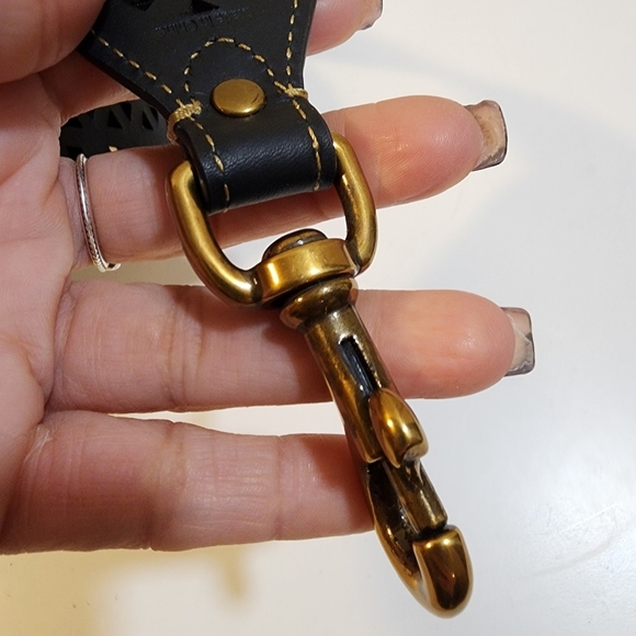 Black Removable Strap Bag - Picture 2 of 11